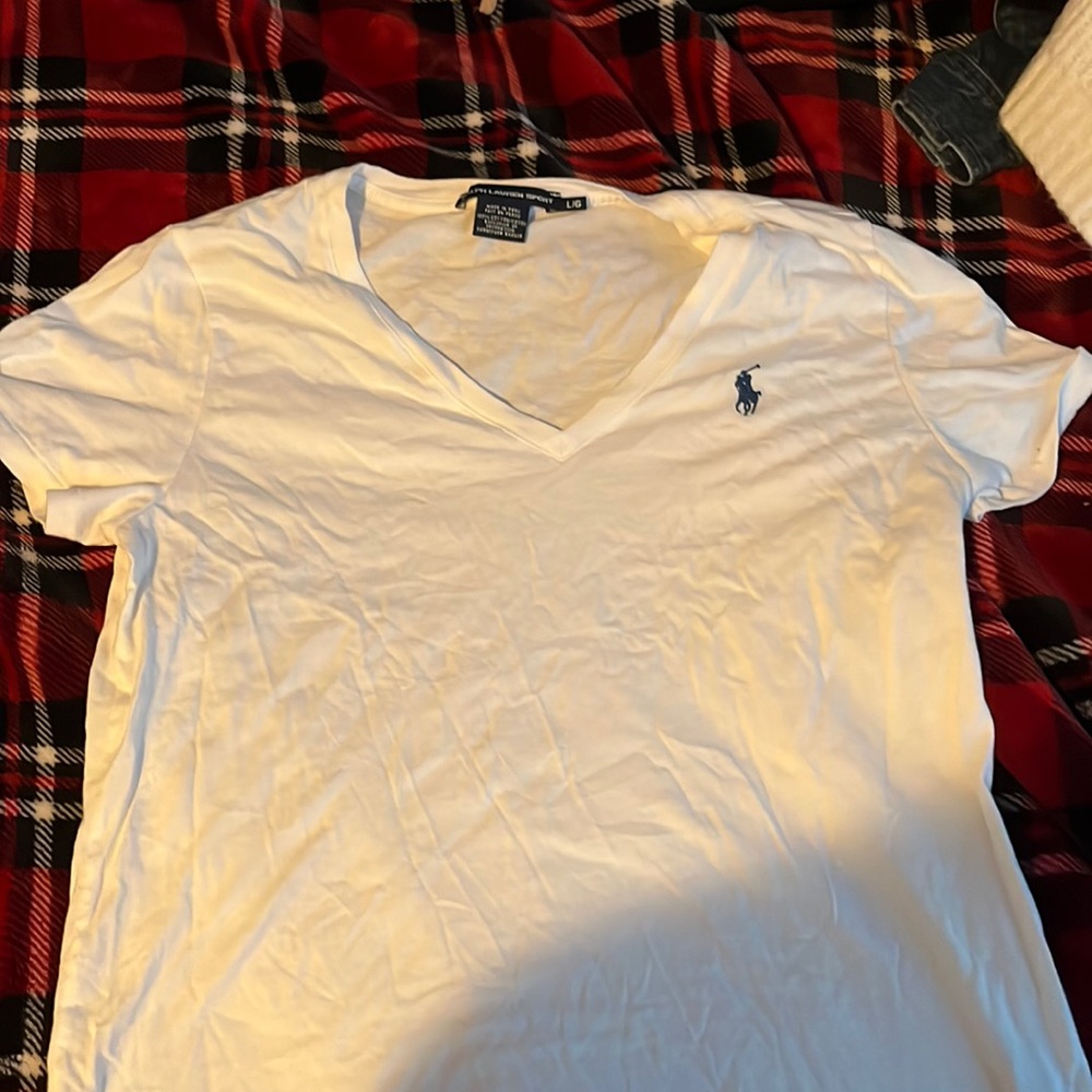 white tee shirt